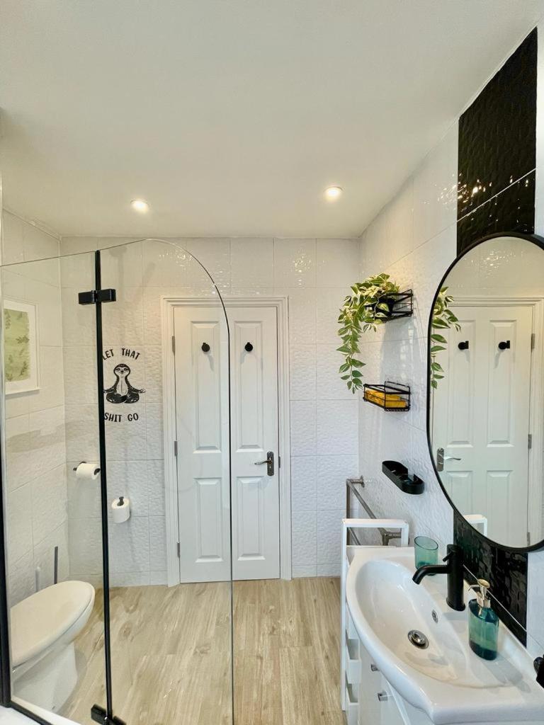 Stylish, Fully Equipped Beside Hyde Park Apartment London